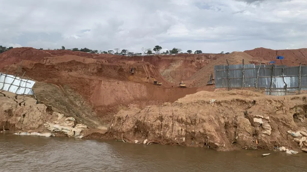 'Tive muita sorte de sair vivo', diz vítima de desabamento em mina de ouro na República Centro-Africana