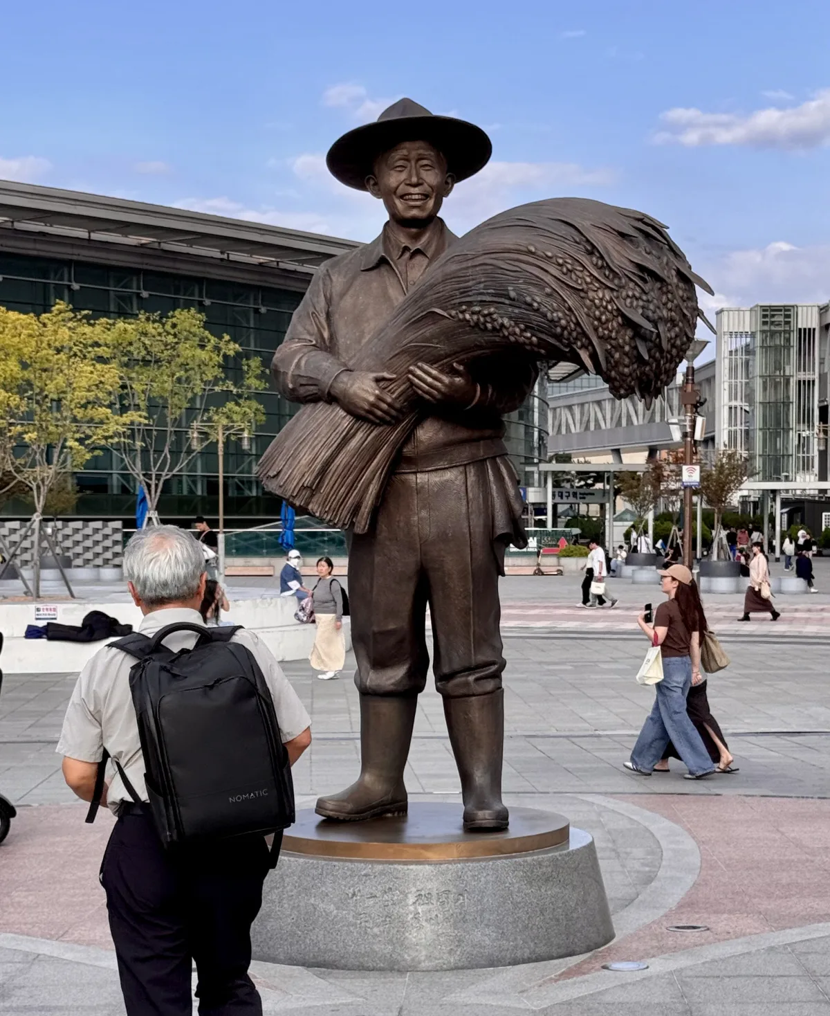 동대구역 ‘박정희 동상’ 철거 여부 판결 앞두고…TK 보수단체 ‘존치 요구’ 분출