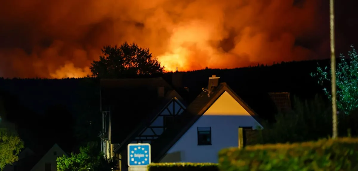 Häuser in Grenzstadt Monschau evakuiert – Flammen nur noch 300 Meter entfernt