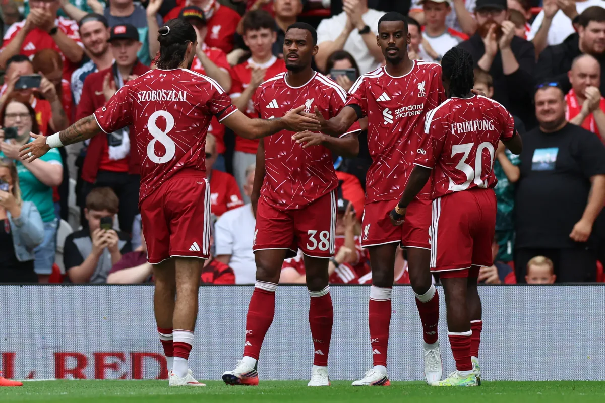 Jeff Bezos entra como acionista minoritário no clube de futebol Liverpool