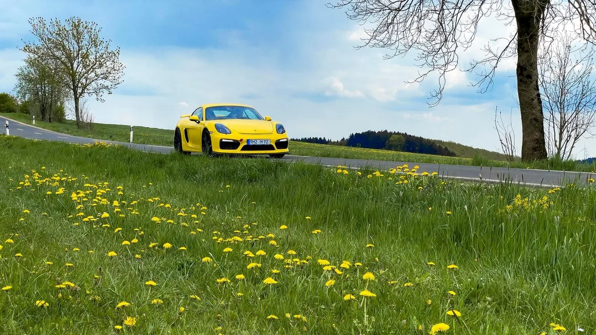 Punkte in Flensburg: Porsche-Fahrer rasen anderen Verkehrssündern davon