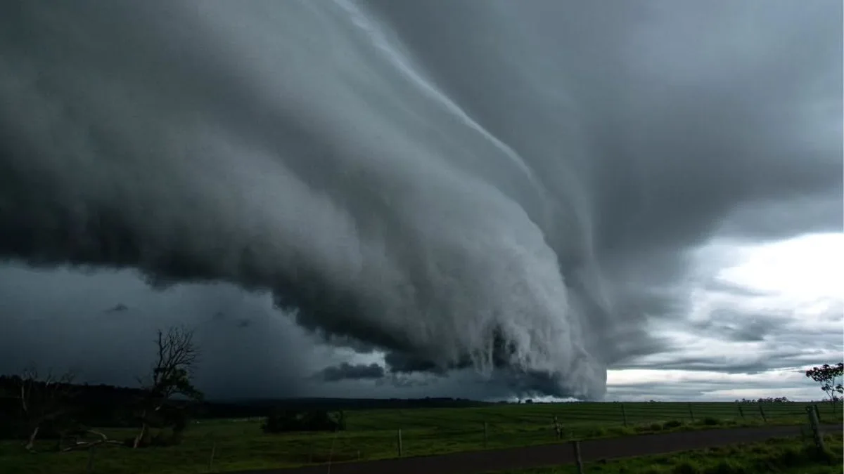 Inmet coloca 5 estados em alerta laranja para tempestades nesta terça (22), com chuva de até 100 mm, ventos de 100 km/h e risco de granizo