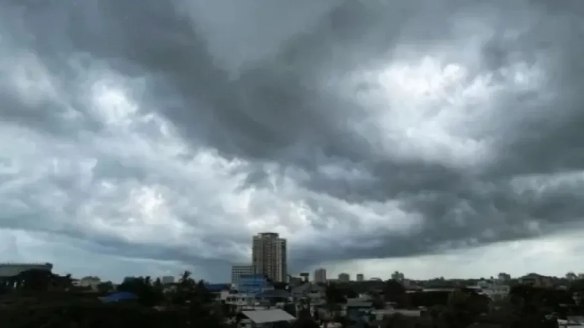 IMD issues heavy rain alert for Karnataka, Kerala, Tamil Nadu, Telangana till October 22