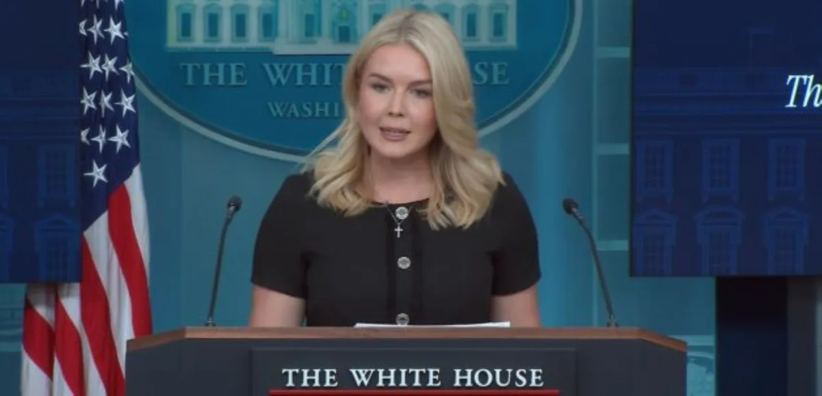 Trump anuncia saída de porta-voz da Casa Branca