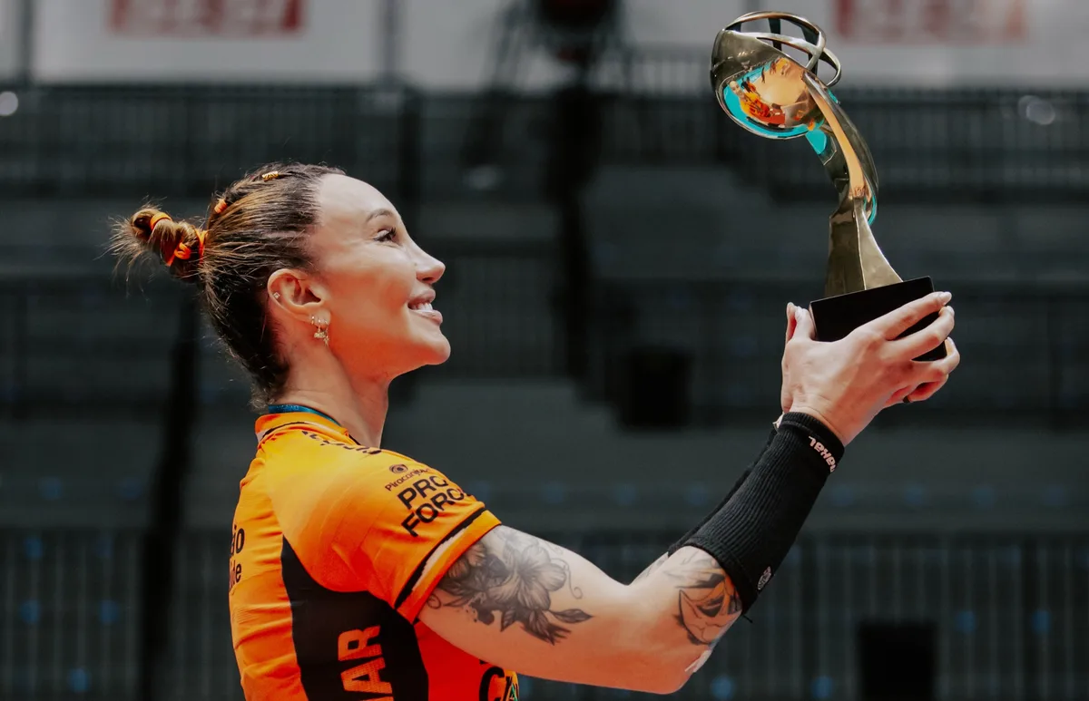 A luta de Tifanny na Justiça para continuar jogando torneios nacionais de vôlei