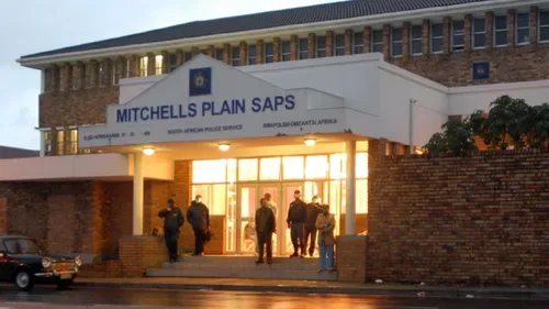 Western Cape sergeant arrested for allegedly taking bribe to smuggle dagga into cells