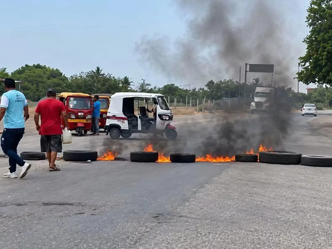 Desata bloqueos captura de alcalde en Oaxaca