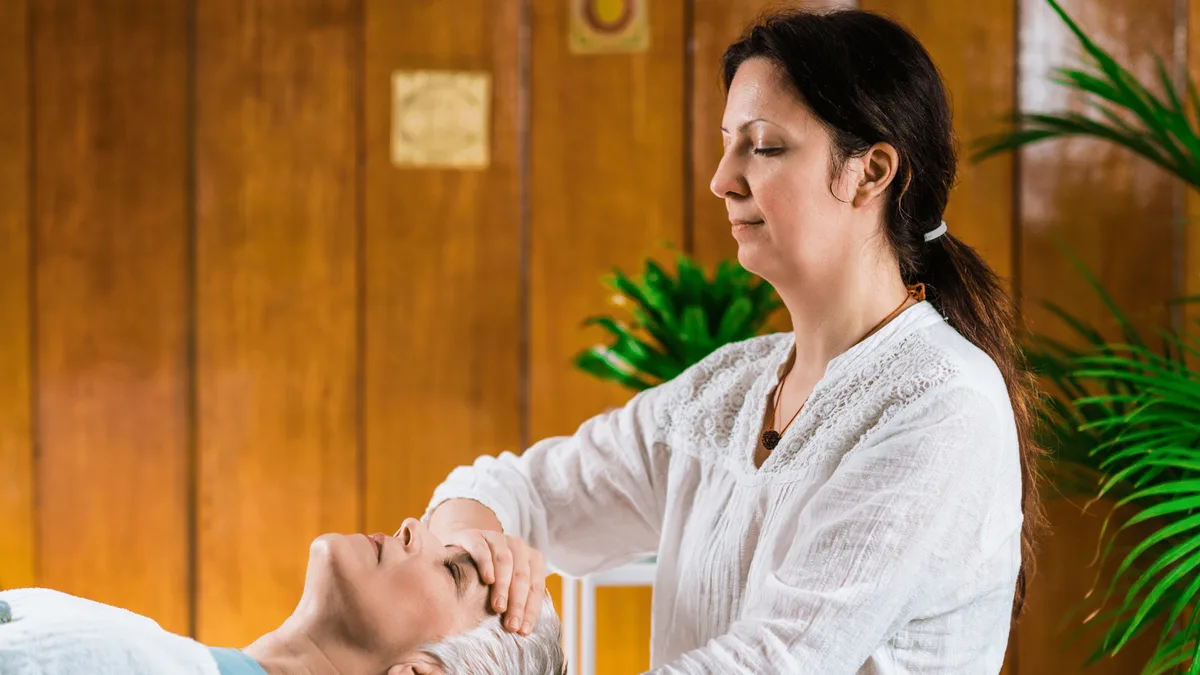 Ayurveda na menopausa: Como a medicina tradicional indiana propõe um novo olhar sobre essa fase da mulher
