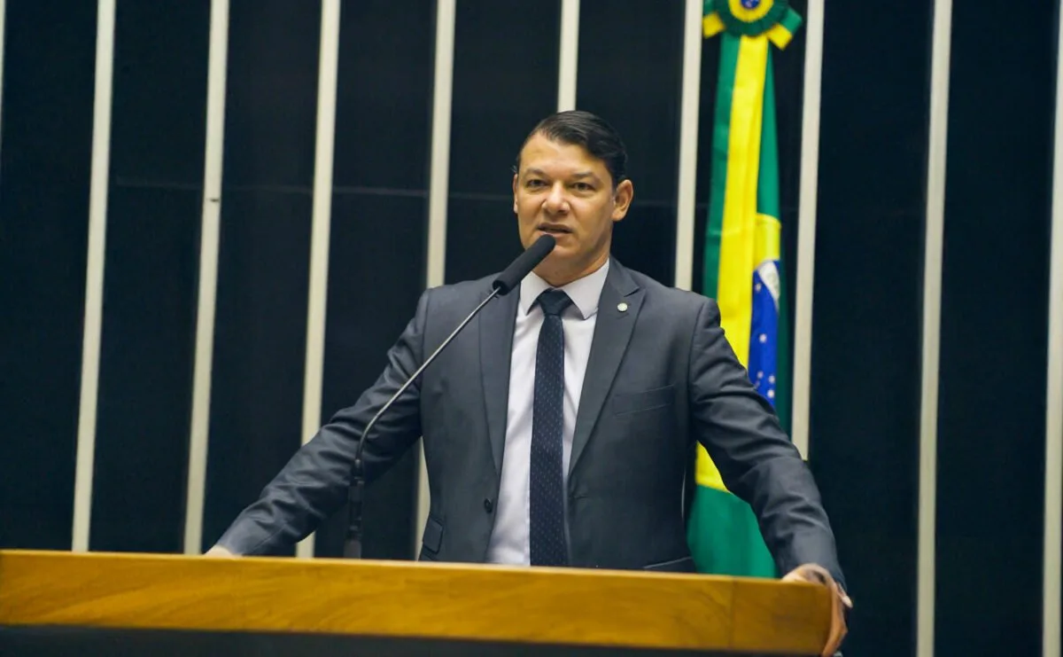 Duarte cobra cronograma do governo federal para pagamento do Seguro-Defeso aos pescadores
