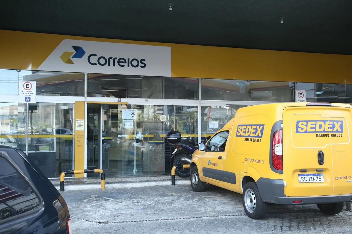Correios lançam entrega oficial para compras do Paraguai