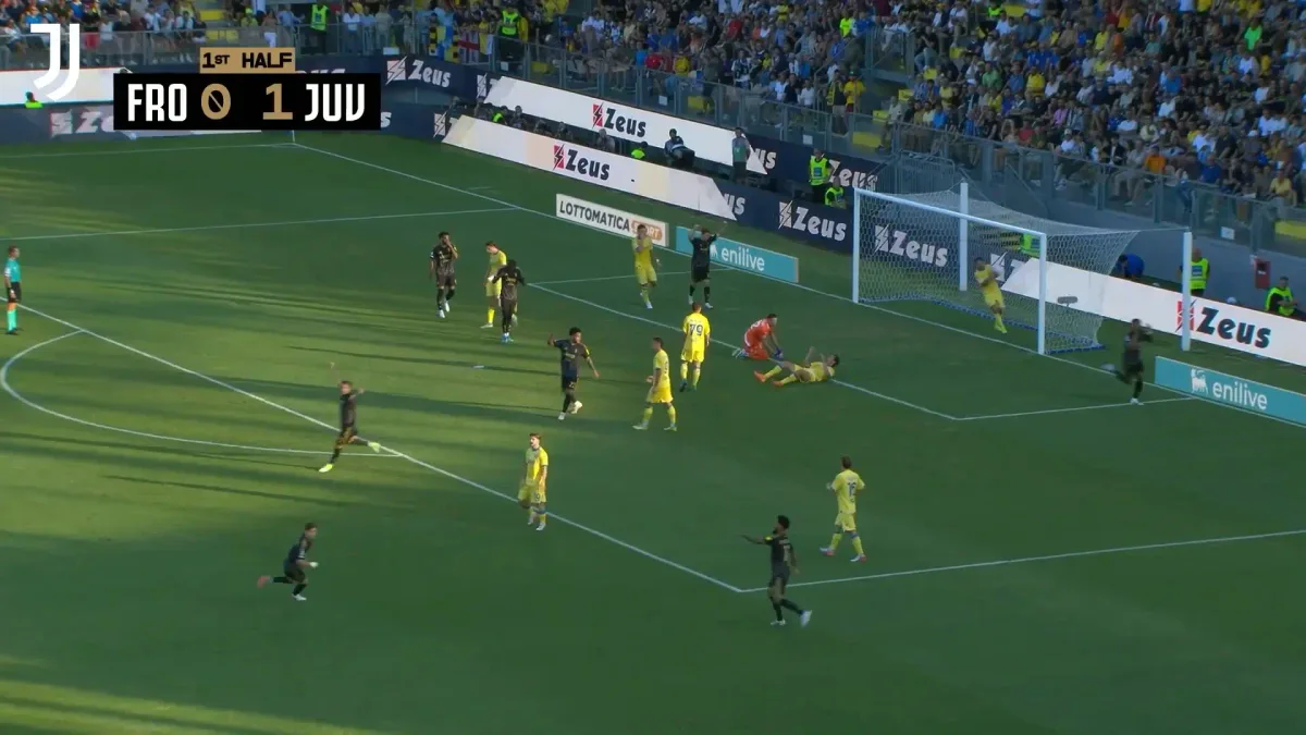 O gol de cabeça decisivo de Bremer contra o Frosinone