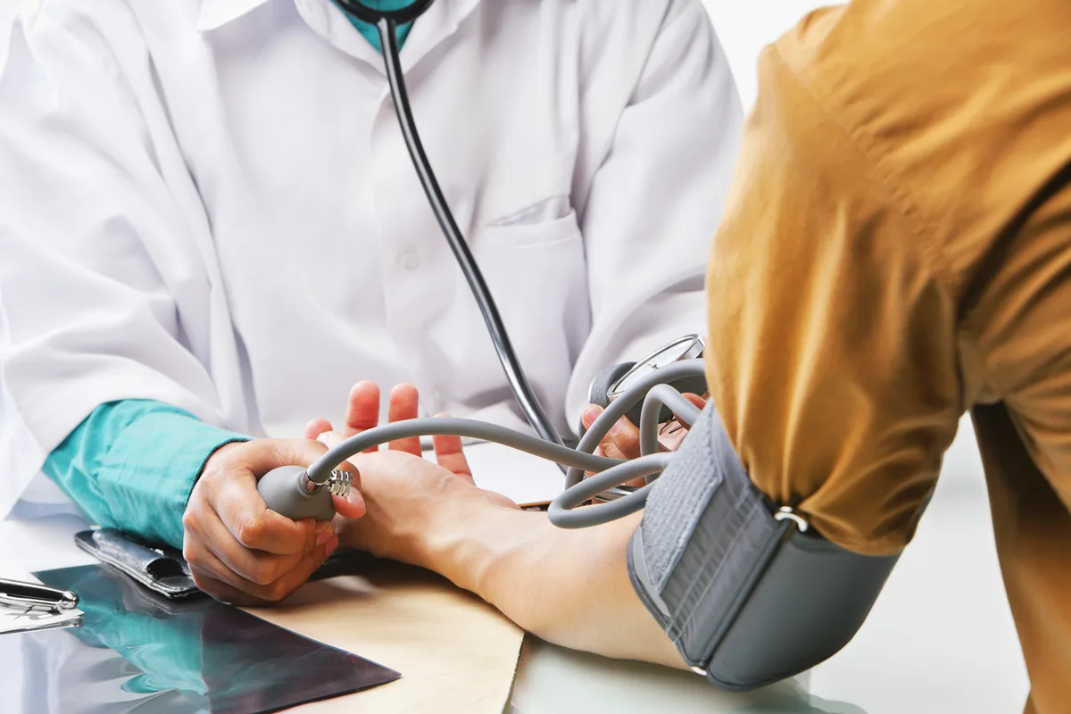 Controle a pressão para manter distância do Alzheimer, conclui maior estudo já feito sobre o tema