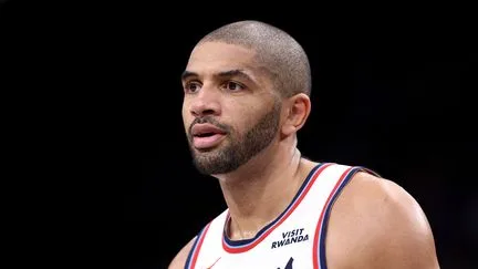 Nicolas Batum, double vice-champion olympique et ancien capitaine de l'équipe de France, prend sa retraite après 18 saisons en NBA