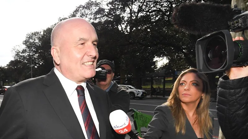 Silk tie and sharp tongue: David Elliott’s take-no-prisoners ICAC appearance