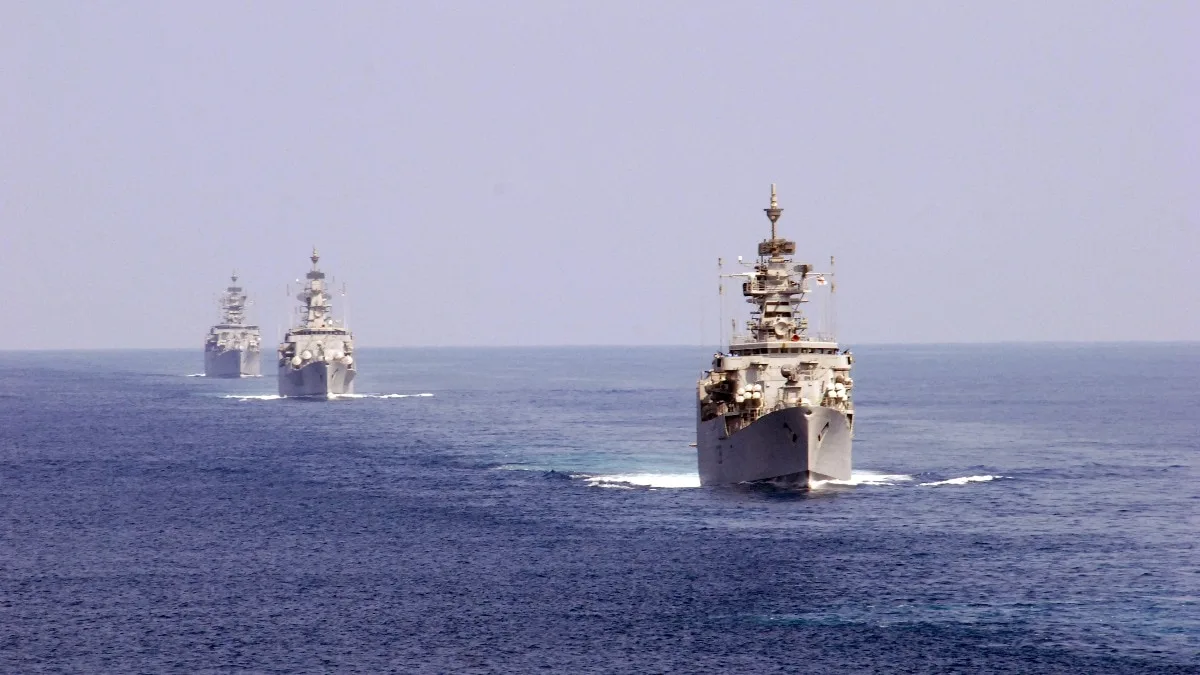 US Navy turns 251: American politicians use photos of Indian warships