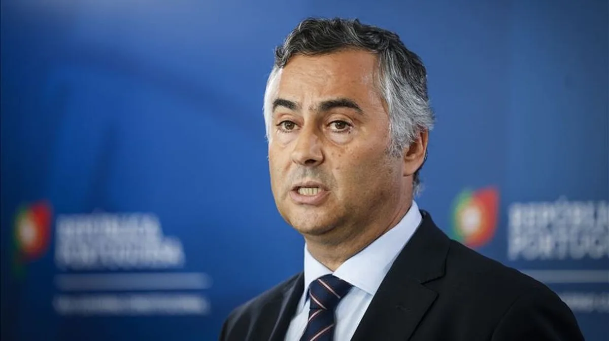 “Este desafio não começou ontem”: Fernando Alexandre responde a críticas da oposição e aponta dedo ao PS no debate sobre o ano letivo