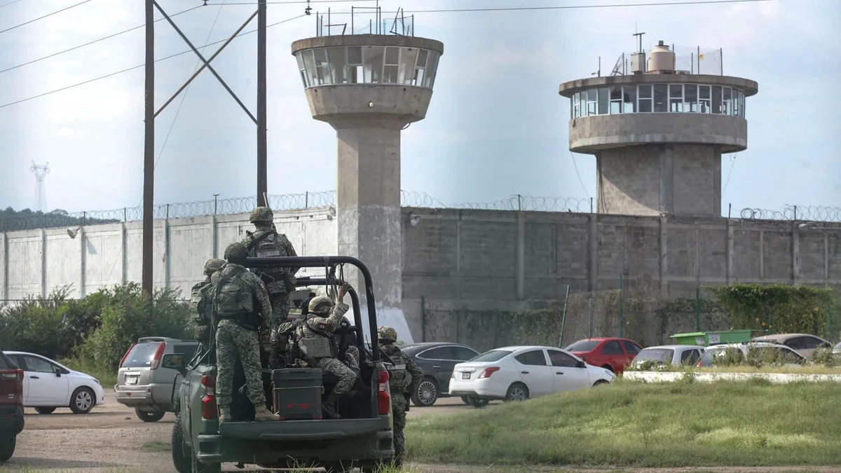 Nueva riña en penal de Mazatlán deja dos presos muertos: suman 12 fallecidos en dos días de violencia