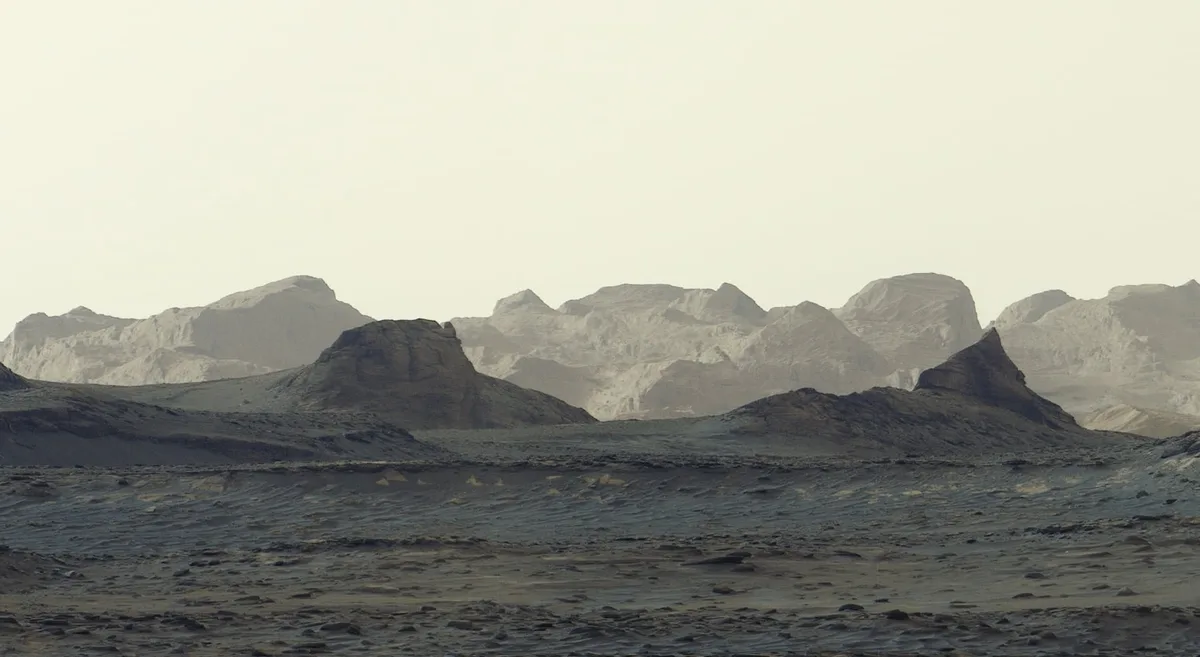 Mars without its makeup can look a little blue. Heres why.