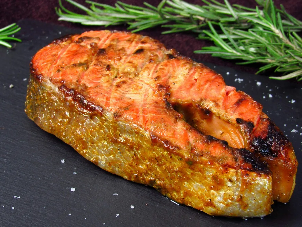 "Para conseguir un pescado perfecto, no engrases la sartén con aceite, engrasa un trozo de papel para hornear", sugieren los cocineros