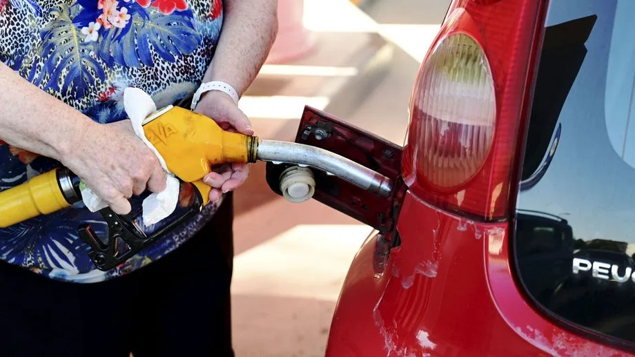 Dites-le ICI : face à la hausse du prix des carburants, "on se sent impuissants"