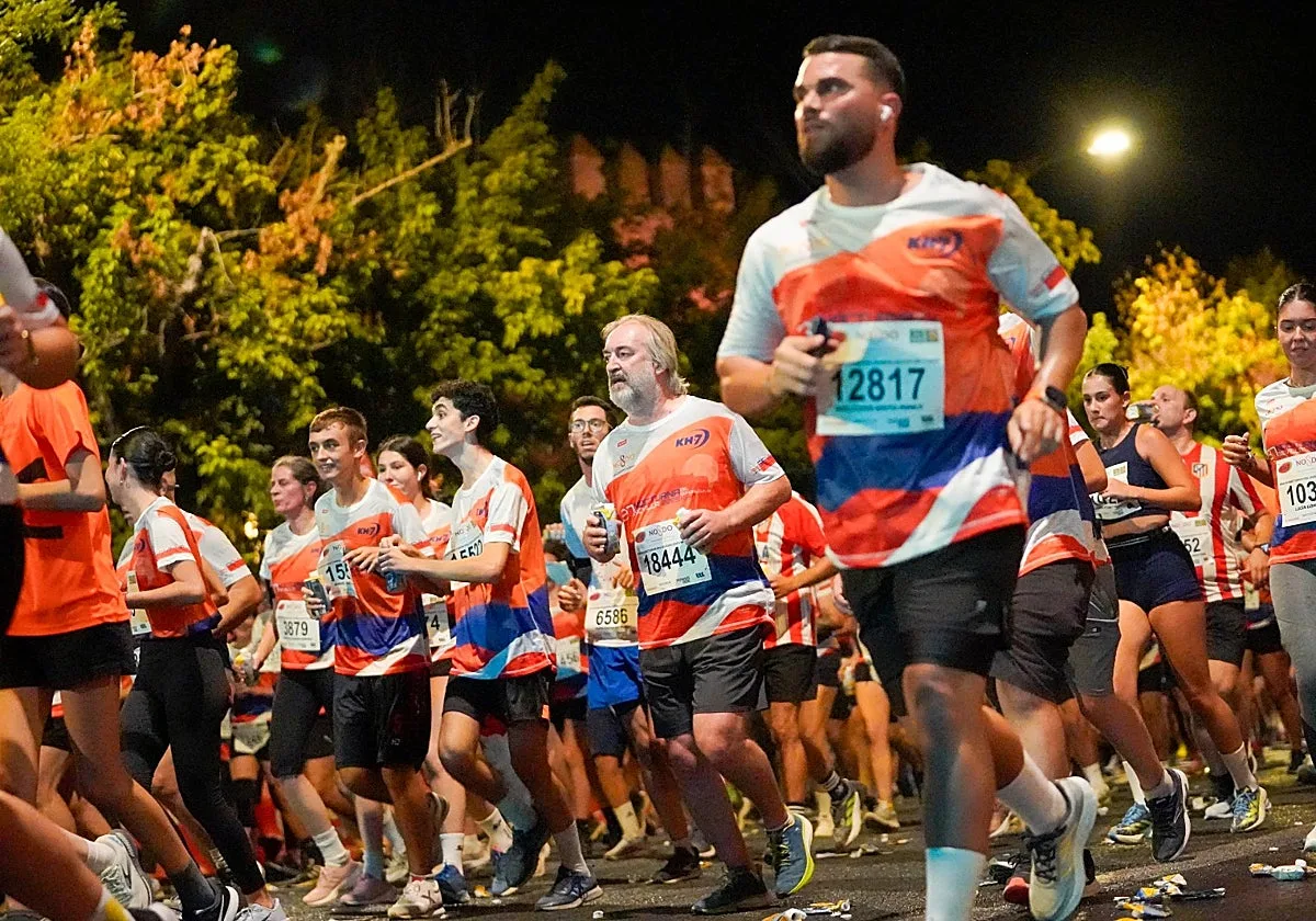 La Carrera Nocturna de Sevilla firma su edición más multitudinaria: 26.000 dorsales agotados en tiempo récord