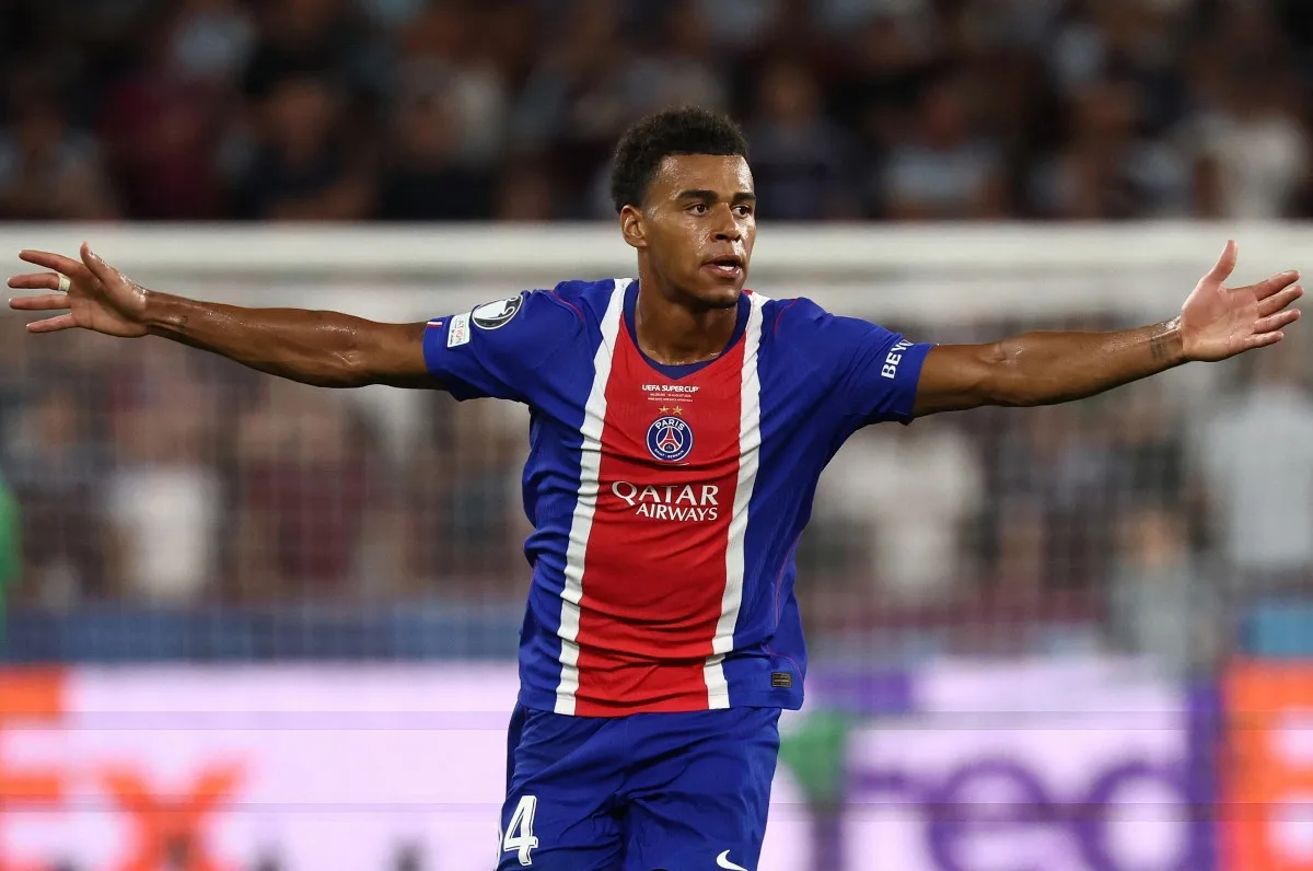 PSG alza por segunda vez la Supercopa de Europa tras derrotar al Aston Villa