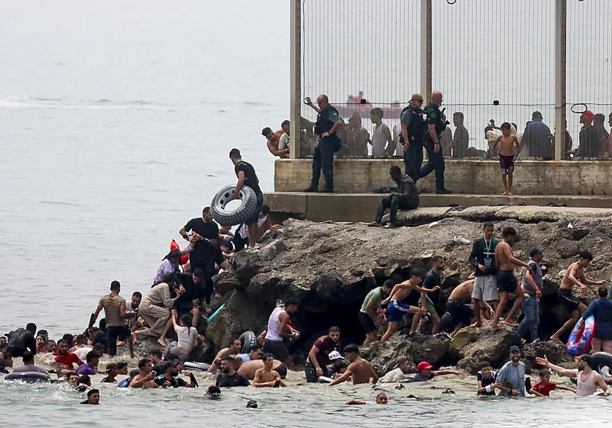 El Círculo de Empresarios pide una «nueva relación» con Marruecos tras la invasión de Ceuta y retornos inmediatos