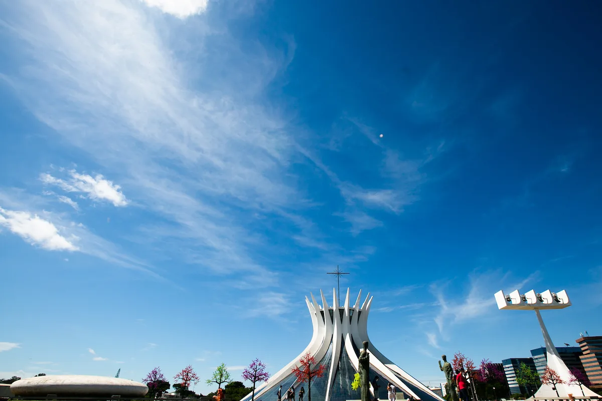 Feriado desta segunda-feira (12/10) no DF será de sol e muitas nuvens