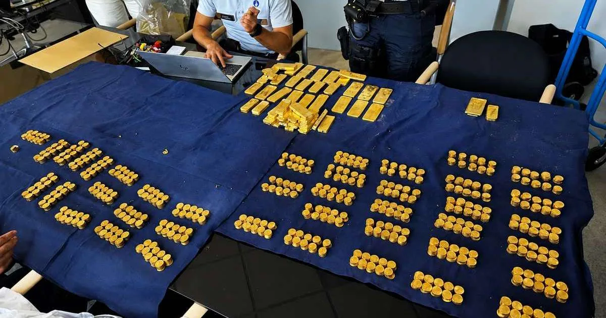 Pedreiros encontram tesouro em ouro cotado em R$ 54 milhões