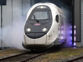 La mise en service du nouveau TGV M en France encore reportée, la SNCF et Alstom évoquent désormais « l’automne 2026 »