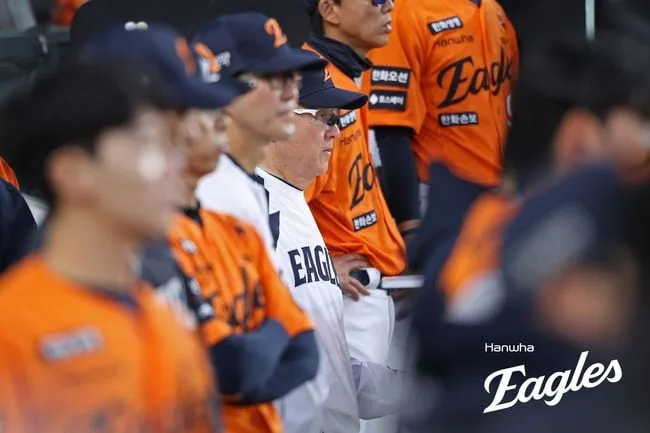'김경문 감독 고별경기' 한화, 9회말 대추격 끝 시즌 최종전 8-9 석패...NC는 5연패 탈출 피날레 [대전 리뷰]
