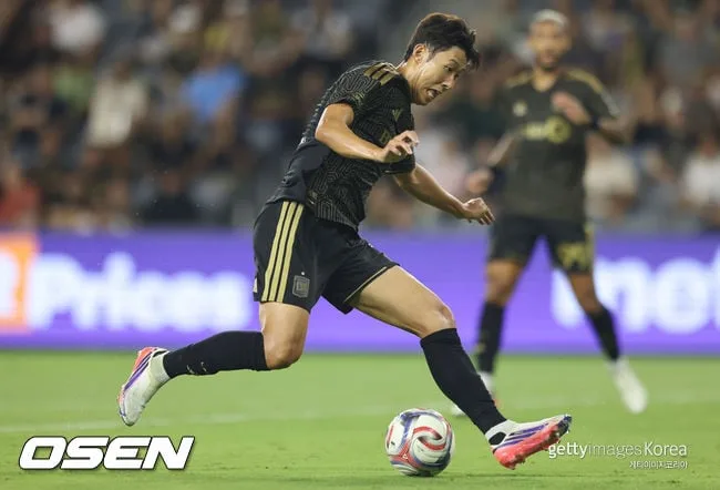 '손흥민 시즌 12호 도움'에도 또 못 이겼다 LAFC, 서부 최하위 캔자스시티에 1-3 충격패...3위→6위 추락