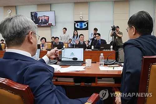 김장겸 "KBS에 항의 전화 외압 확인"…한준호측 "정치 공세"(종합)