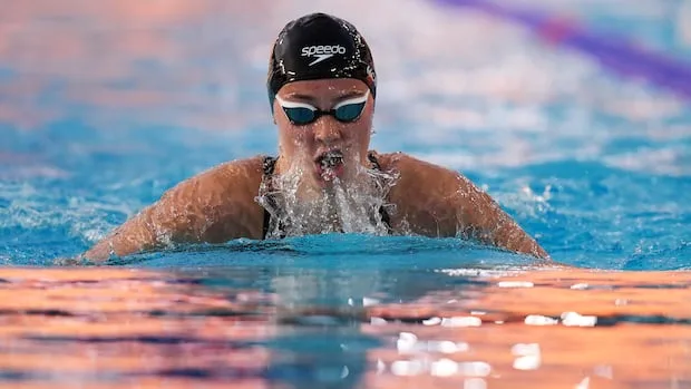 Summer McIntosh edged by 0.02 seconds in 200m medley, earns silver for 4th medal of Pan Pacs