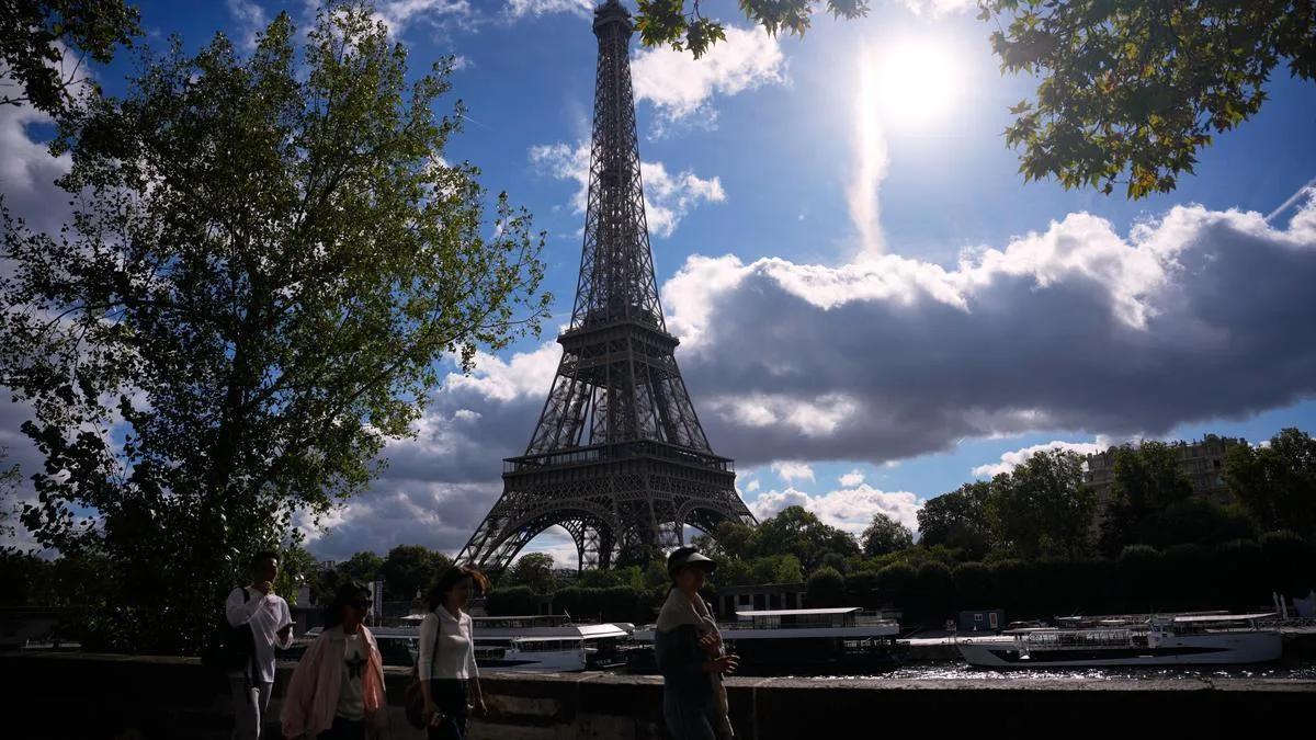 Government reacts to controversy over BAPS Eiffel Tower visit: ‘Matter purely between the entities’