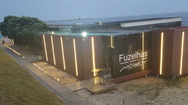Incêndio destruiu restaurante Fuzelhas em Leça da Palmeira: "Todo tomado"