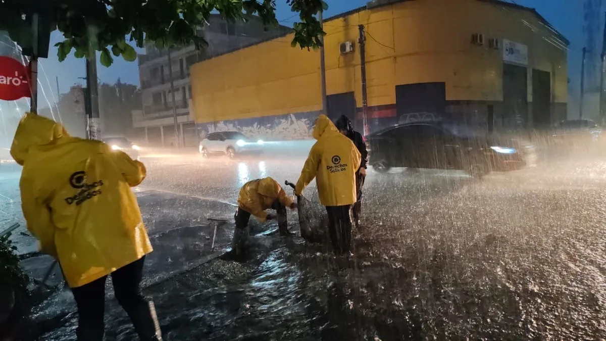 Onda tropical interrumpe el calor y provocará tormentas eléctricas en el occidente de El Salvador