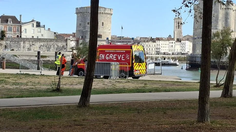 Un homme mort et totalement nu a été repêché dans le chenal d'accès au vieux port de La Rochelle