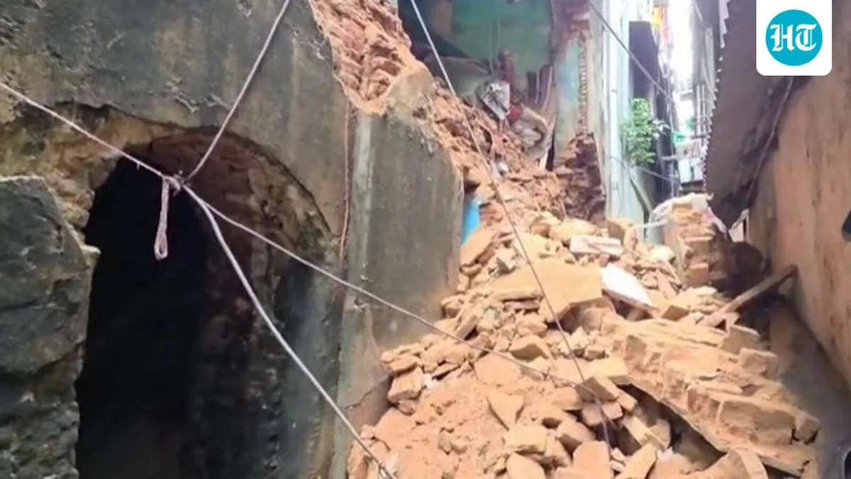 Woman, 53, dies as 200-yr-old Kolkata building portion collapses; 18 rescued