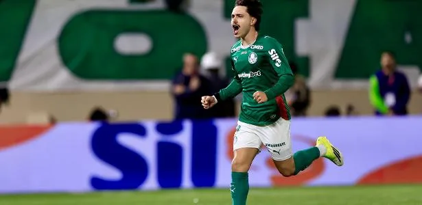 Palmeiras poupa Arias e vai com time misto contra o Athletico; veja times