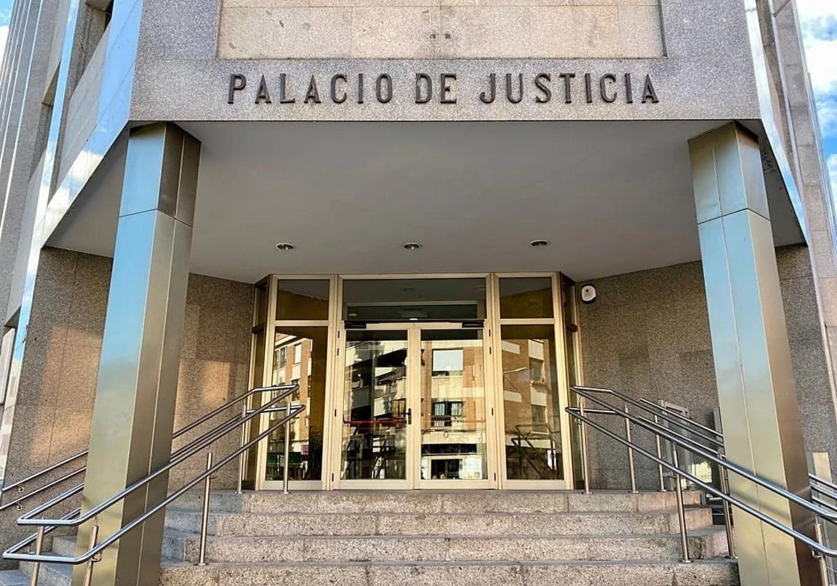 La Fiscalía pide 11 años de cárcel para el acusado de abusar de la hija y la nieta de su pareja en Puertollano