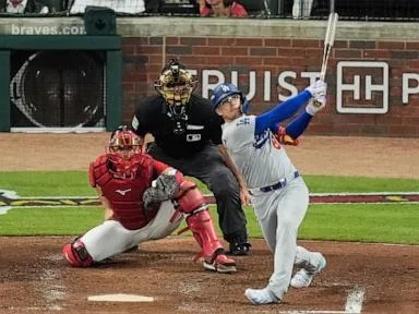 Kiké Hernández continues clutch postseason hitting for Dodgers with a 2-run homer off Chris Sale