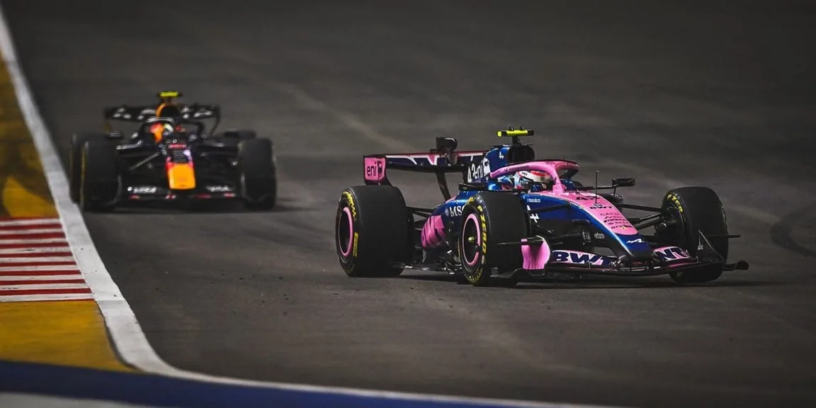 Isack Hadjar se molestó por no poder pasar a Franco Colapinto en el GP de Singapur