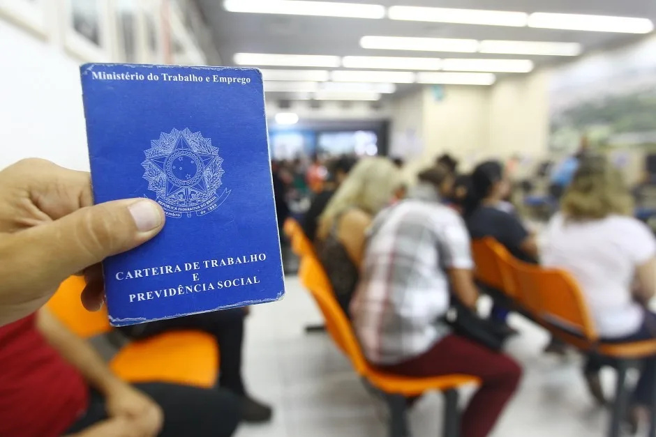 Confira as vagas de emprego disponíveis em Feira de Santana e região nesta segunda-feira (17)