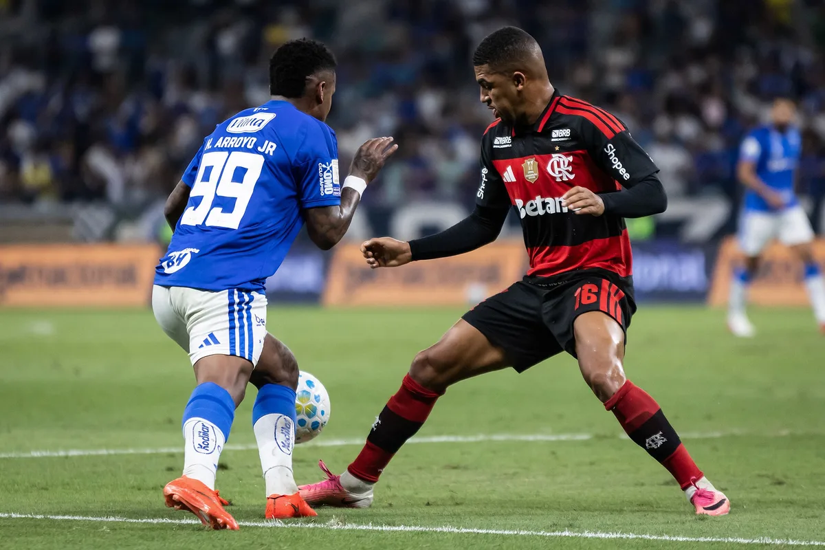 Lino cita cansaço físico e mental em derrota e mira semana livre por nova arrancada do Flamengo