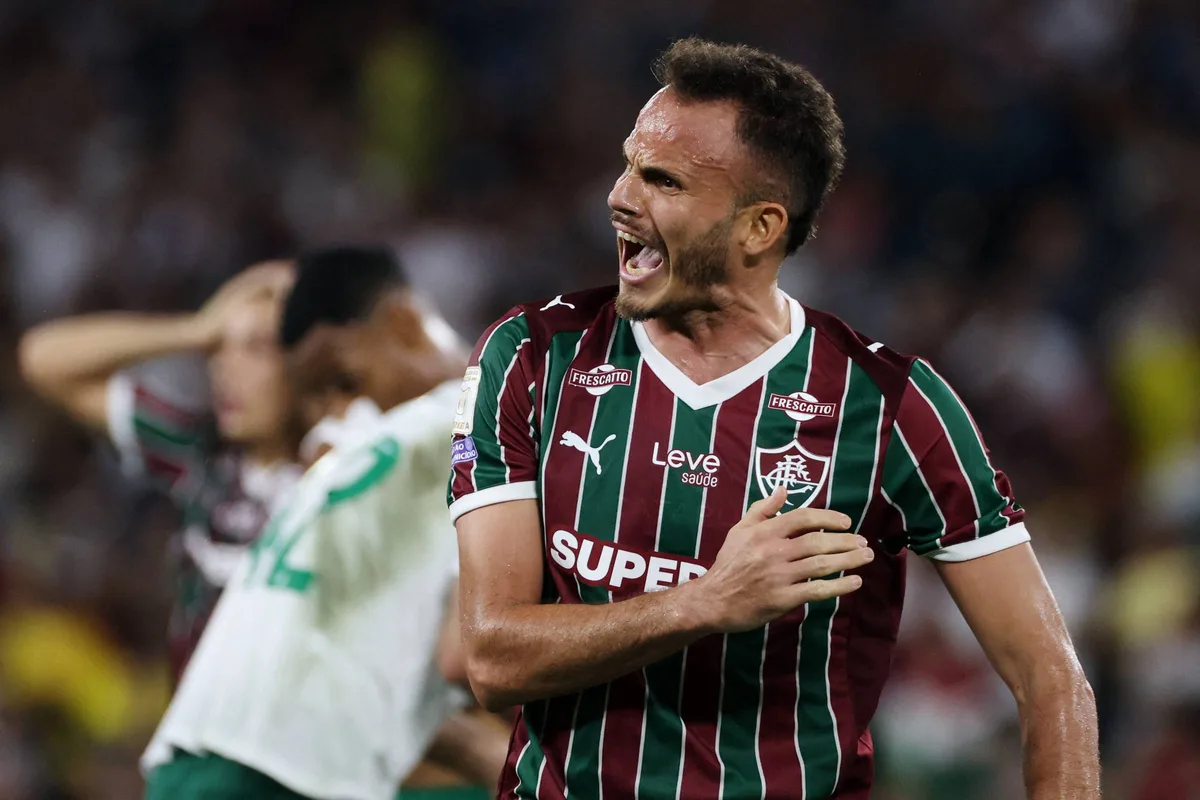 Palmeiras leva virada do Fluminense nos acréscimos e pode ter vantagem reduzida