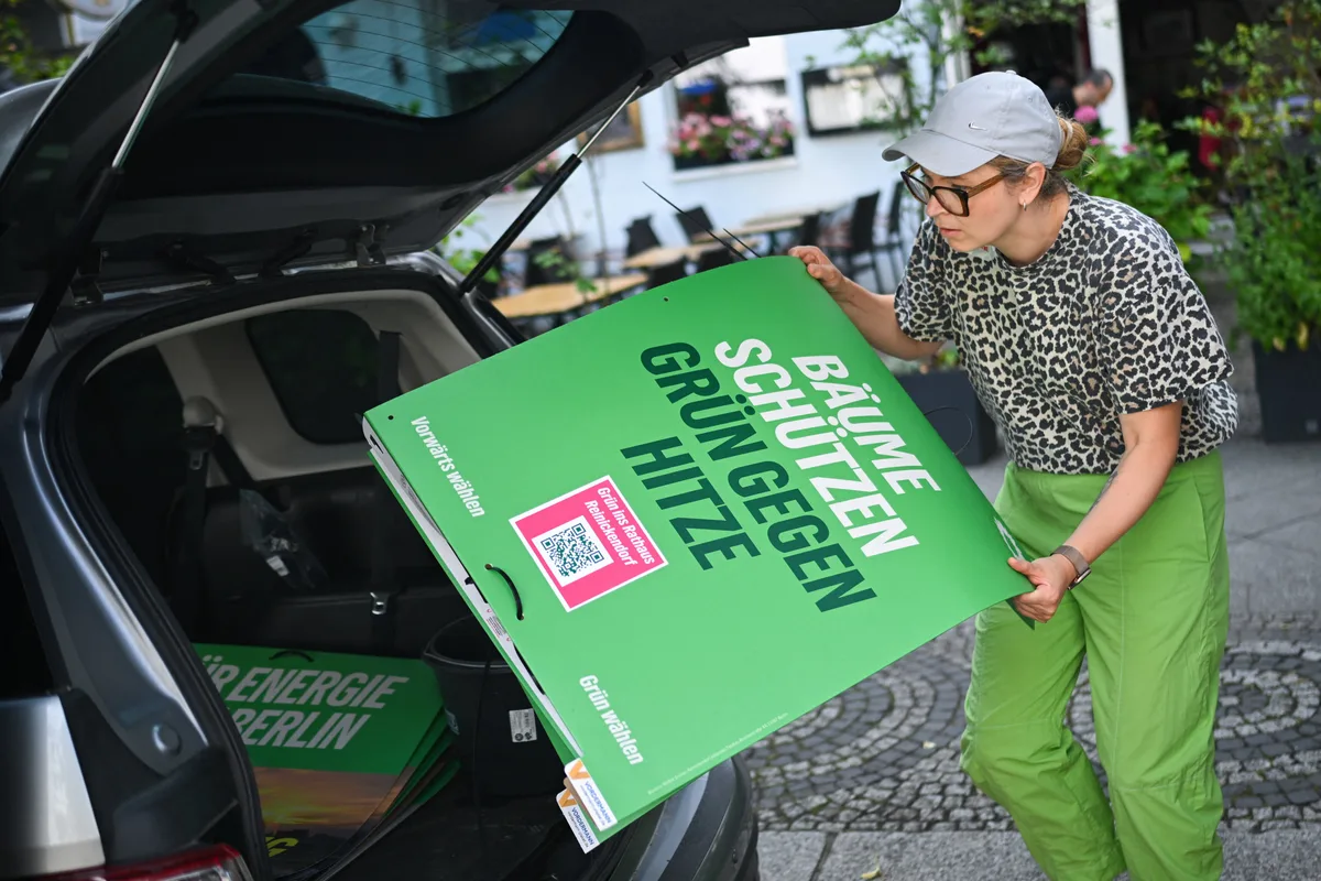A Berlin, la voiture au cœur des municipales : "C'est définitivement le contre-modèle de Paris"