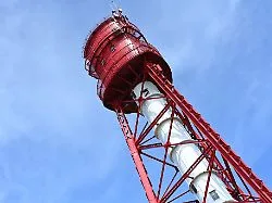 Leuchtende Stahlkonstruktion: Bei Ostfrieslands "Eiffelturm" stellt sich die Rekordfrage