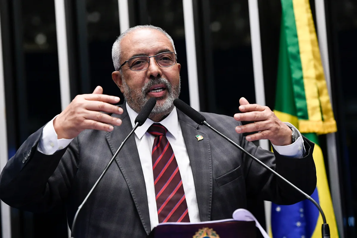 Paulo Paim (PT-RS) cobra acordo para votar fim da 6×1: ‘Não pode ficar medindo interesse eleitoral’