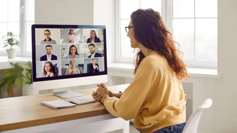 Verifizierung per Iris-Scan: So will Sam Altmans World Zoom-Meetings vor Deepfakes schützen